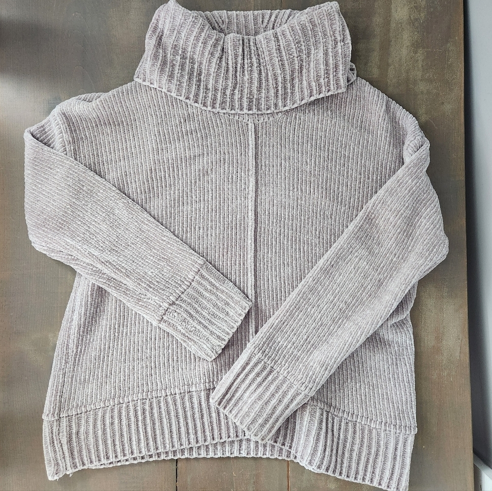 Jones New York Grey Velour Cowl Neck Sweater — Size Small